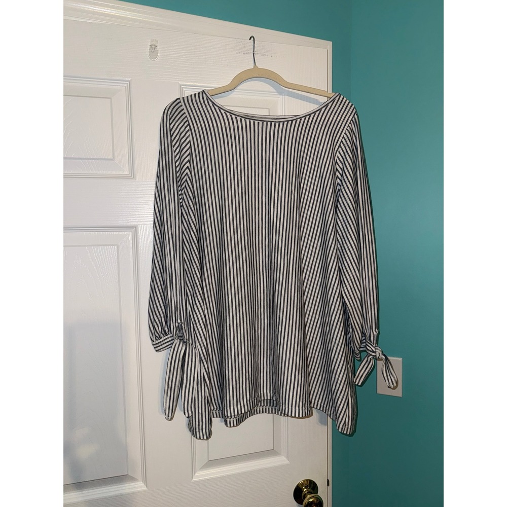 Max Studio Womens 1X Striped Tie Cuff Blouse Black White Long Sleeve Top